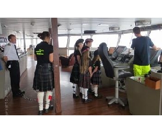 Beim Kapitän auf der Brücke