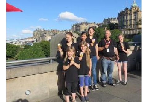 Hier unsere hochmusikalische Band!