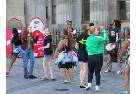 Die Mädels tanzten auch mit.